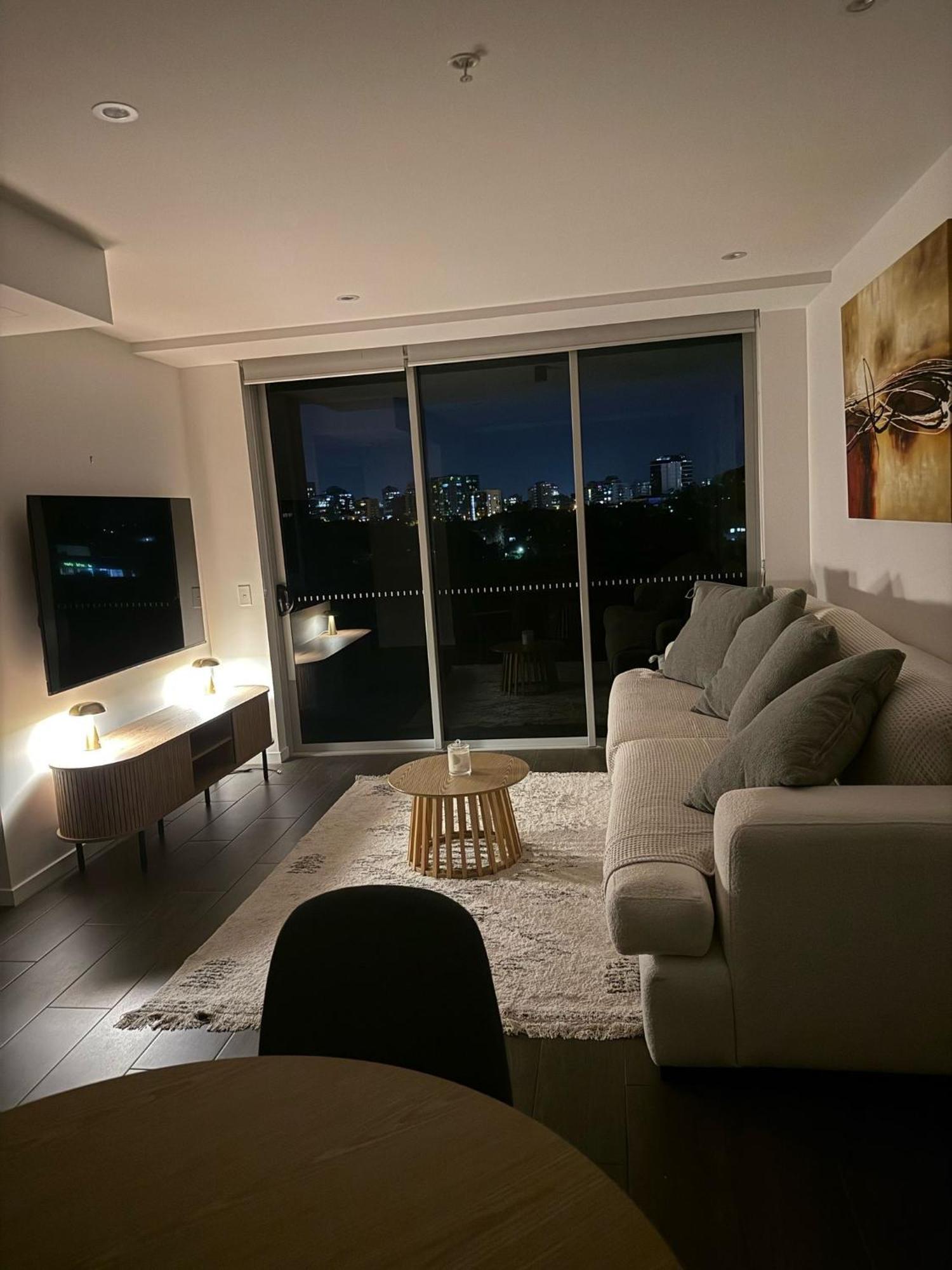 Apartment Modern Meets The Gabba Brisbane